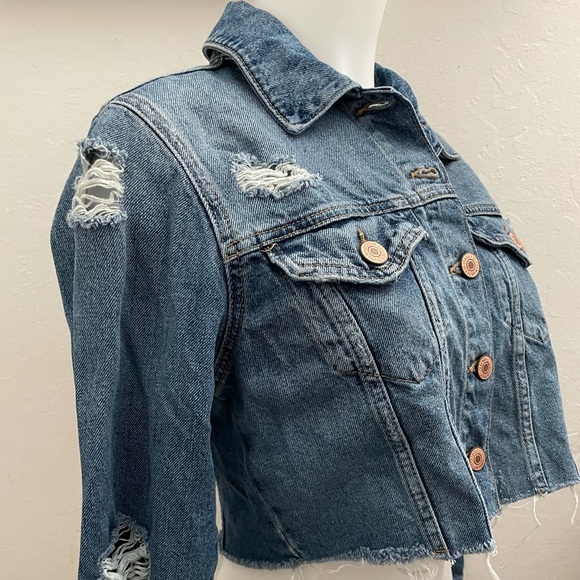 Forever 21 - Crop and Distressed Jean Jacket - M - Picture 7 of 8